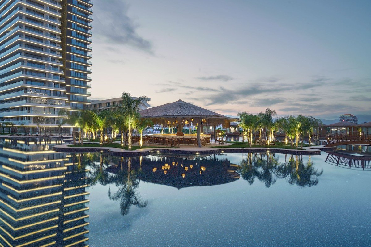 Grand Sapphire Blue 2